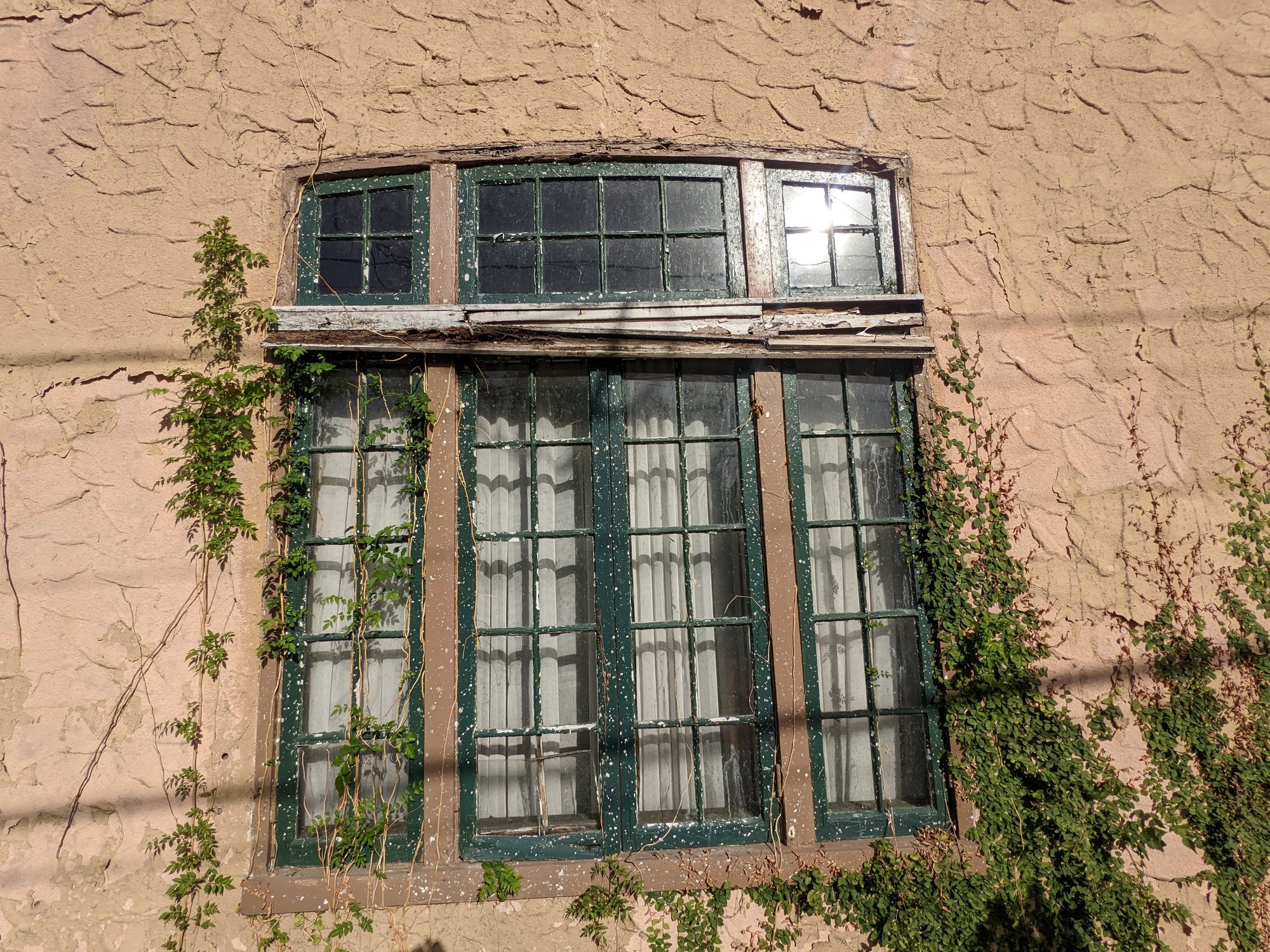 North Campus casement windows before rebuild