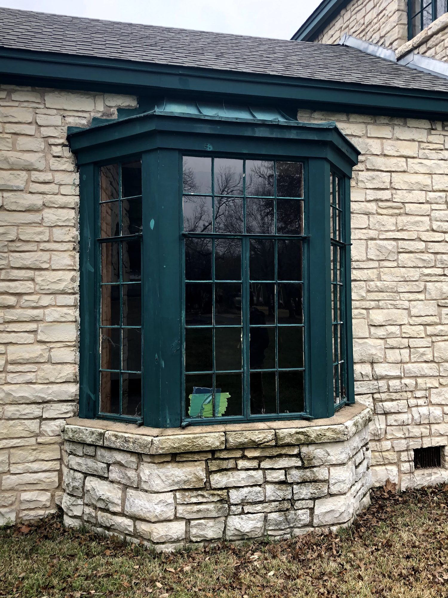 Shoal Creek steel windows before restoration